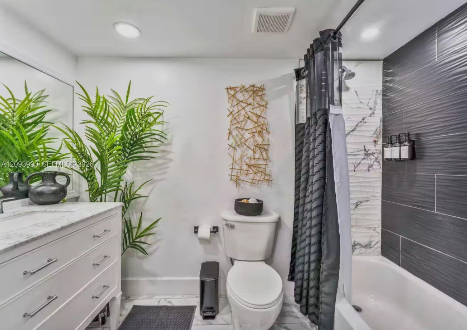 1200 Brickell Bay Dr # 2610, Miami FL 33131 photo 5