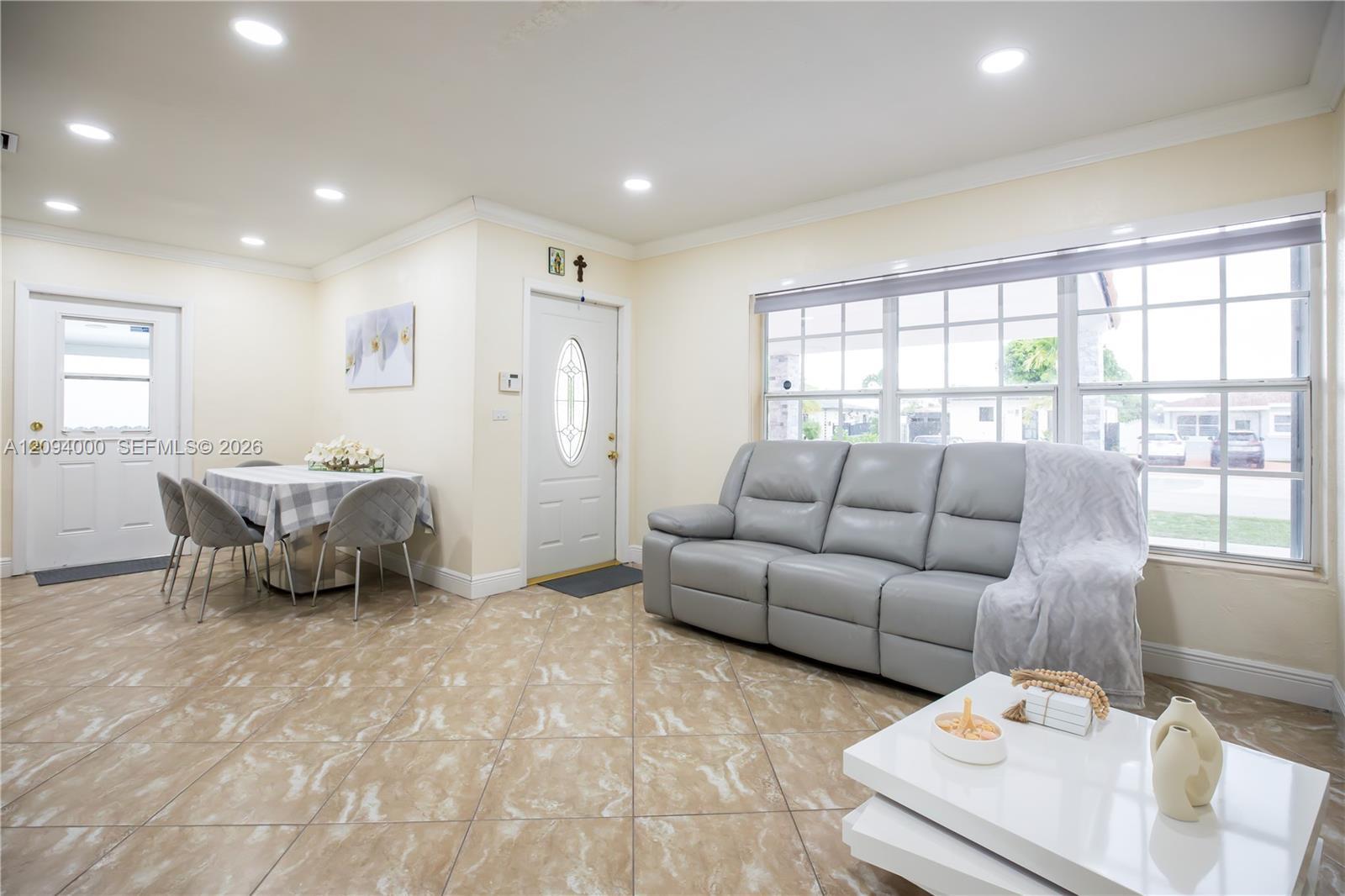 188 E 59th St, Hialeah FL 33013