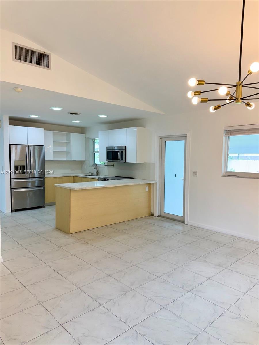 21140 NE 26th Ave, Miami FL 33180
