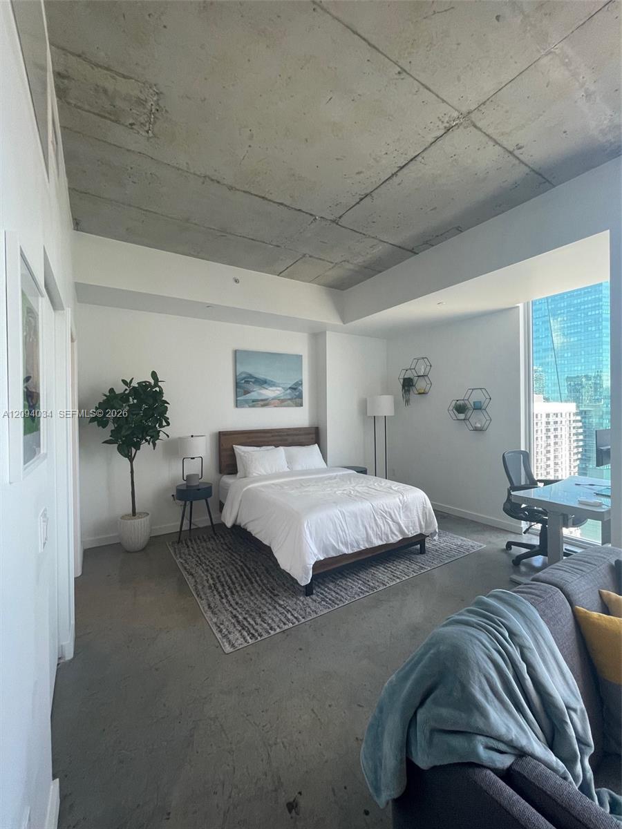 Miami, FL 33131 photo 4