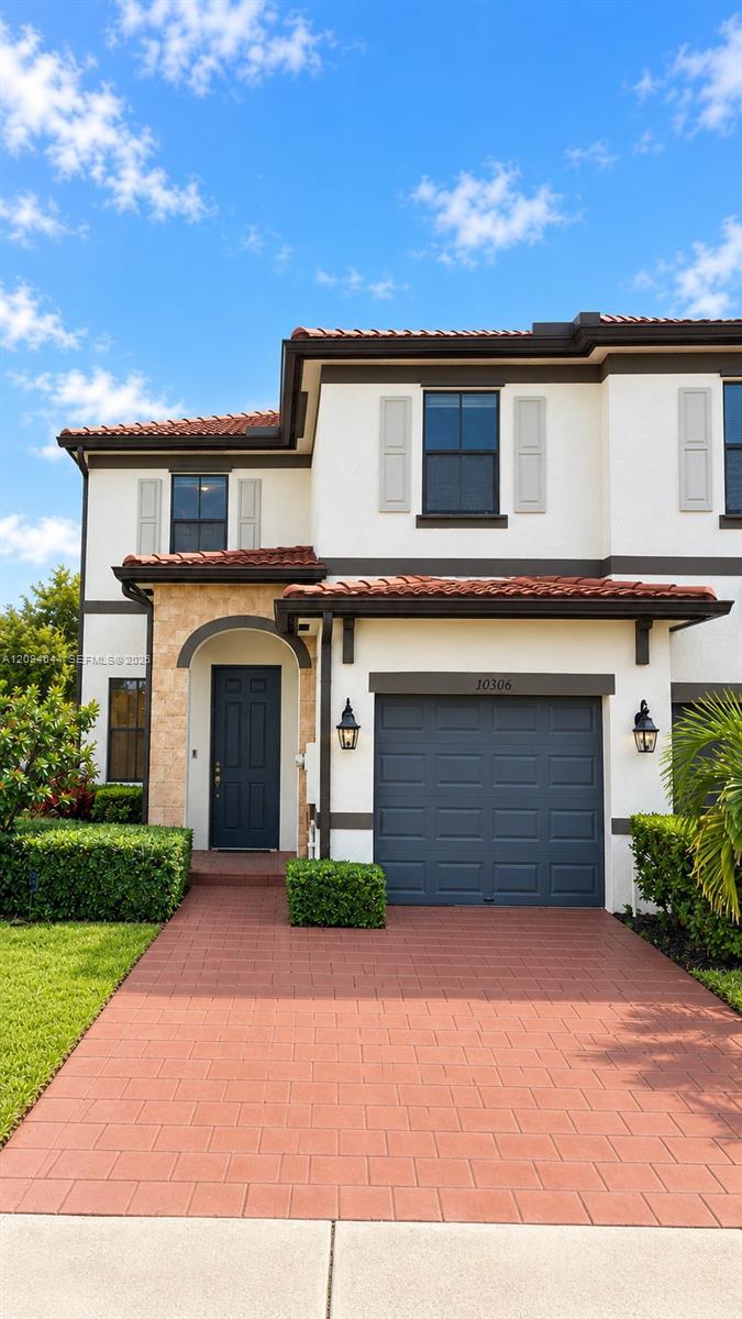 10306 W 33rd Ln, Hialeah FL 33018 photo 2