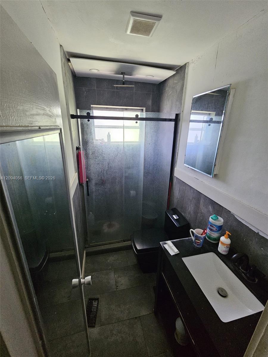7725 Carlyle Ave # 11, Miami Beach FL 33141 photo 3