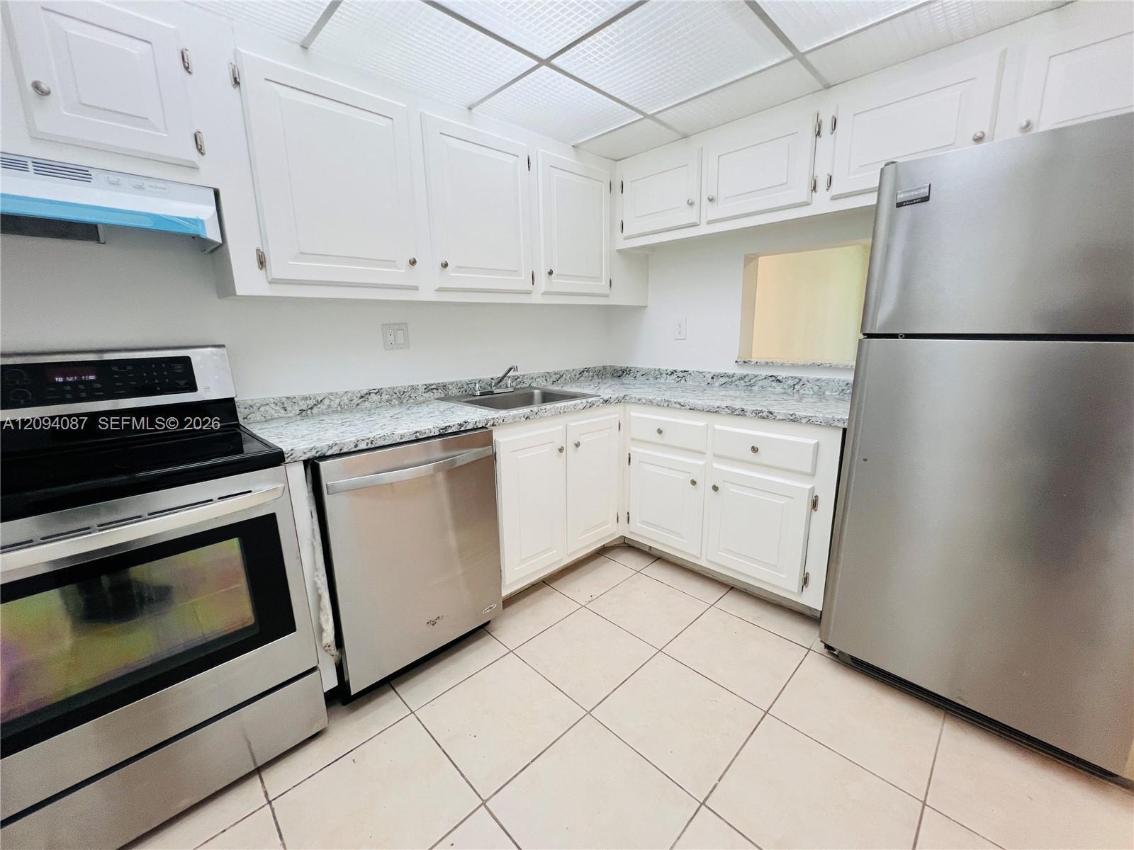 7825 Fairview Dr # 202, Tamarac FL 33321 photo 3