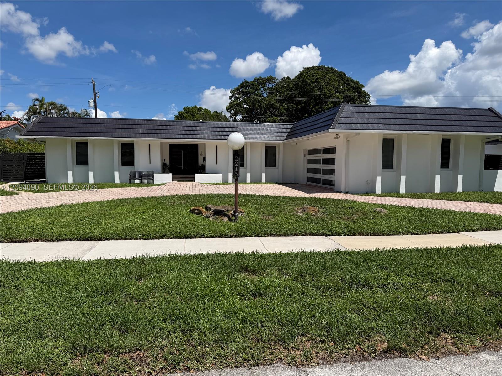 2215 NE 204th St, Miami FL 33180 photo 2