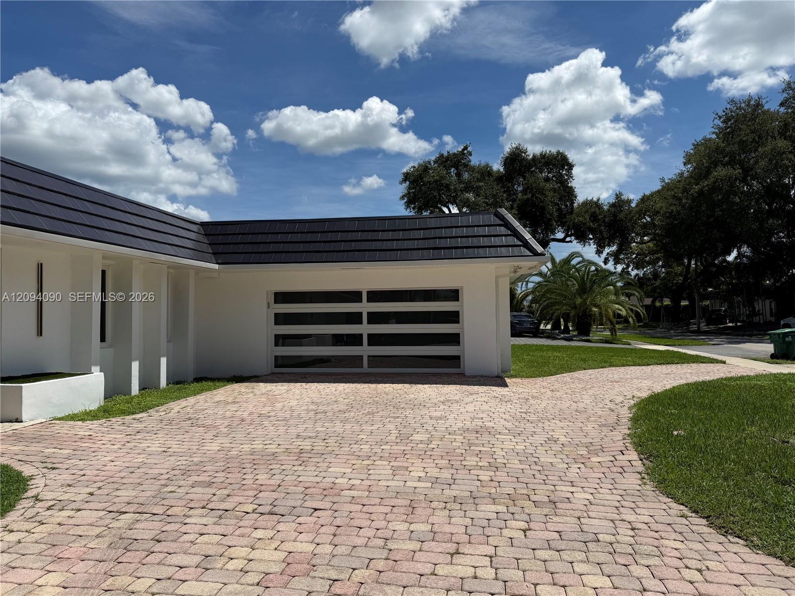 2215 NE 204th St, Miami FL 33180 photo 3