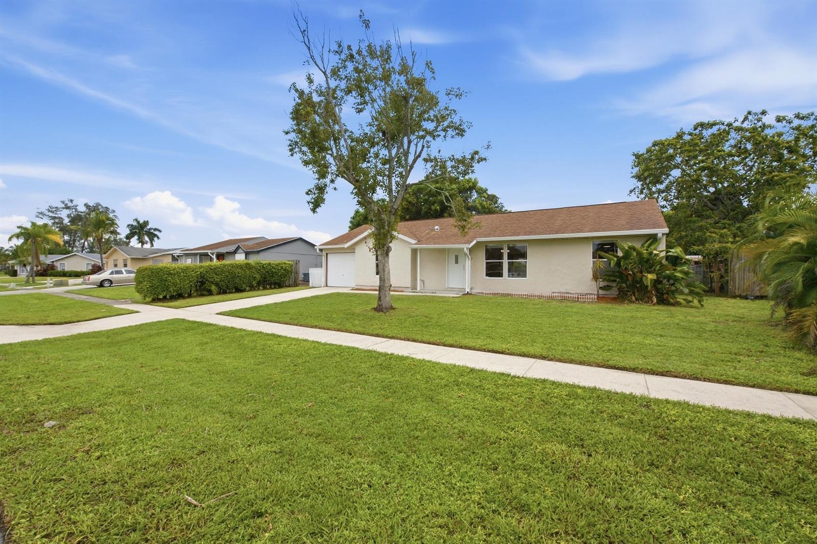 5141 Saint John Avenue N, Boynton Beach FL 33472 photo 5