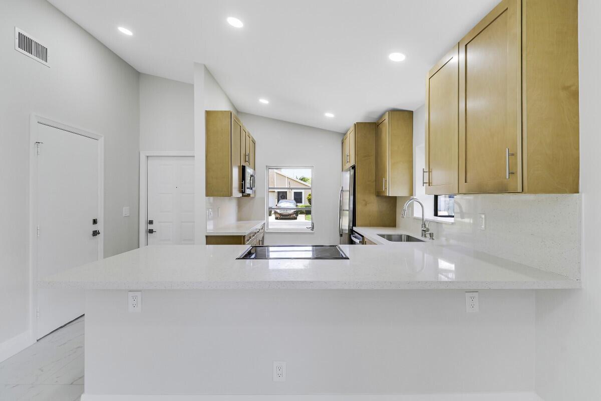 8157 Springtree Road, Boca Raton FL 33496 photo 4