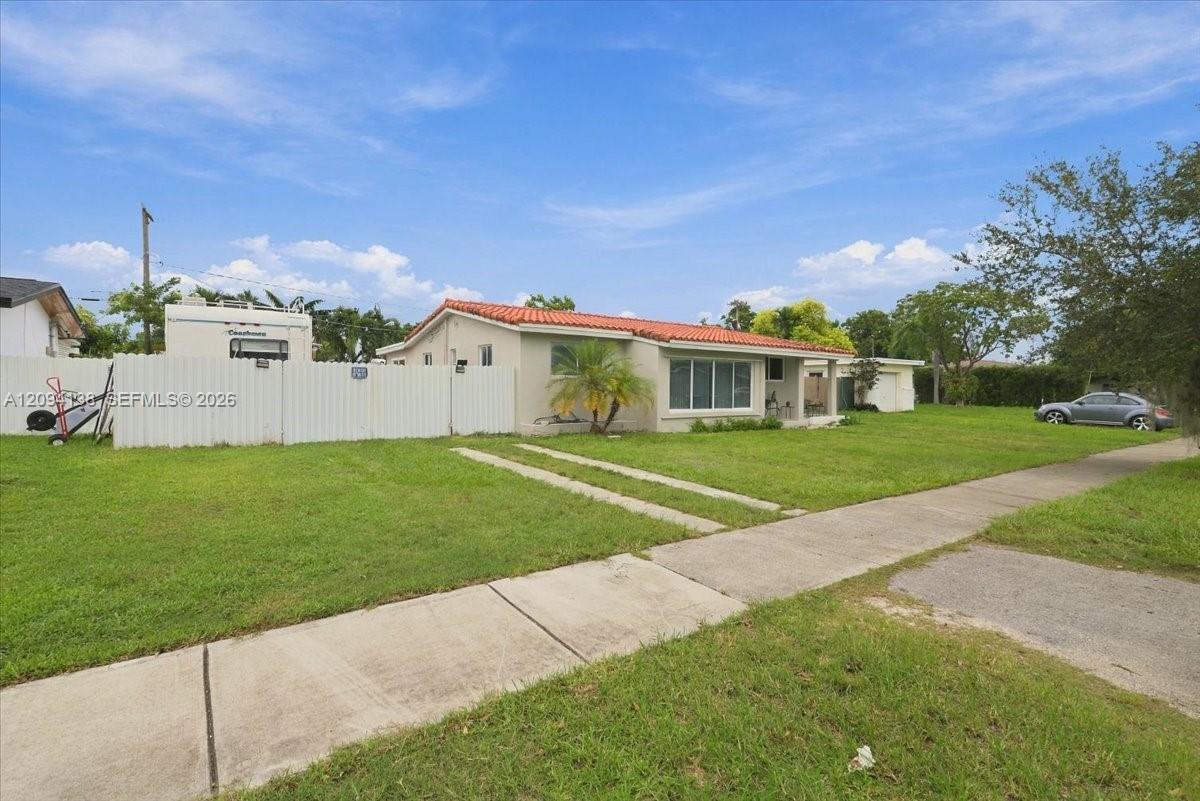 9625 Dominican Dr, Cutler Bay FL 33189 photo 2