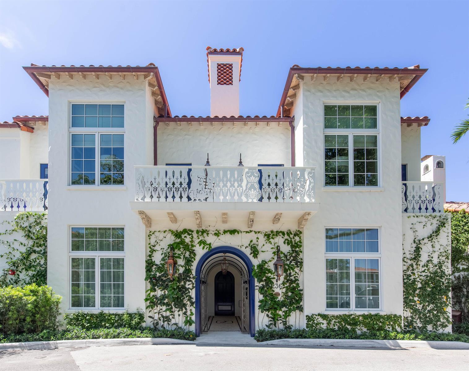236 Phipps Plaza # 202, Palm Beach FL 33480