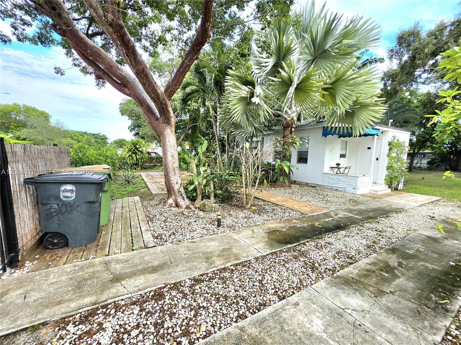 1220 NE 128th St, North Miami FL 33161 photo 2