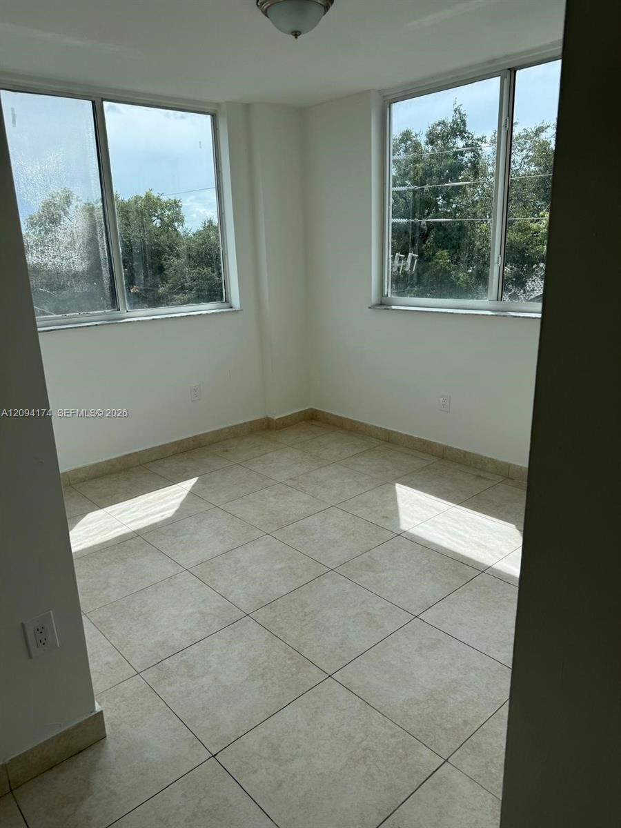 2647 NW 25th ave # 405, Miami FL 33142 photo 4