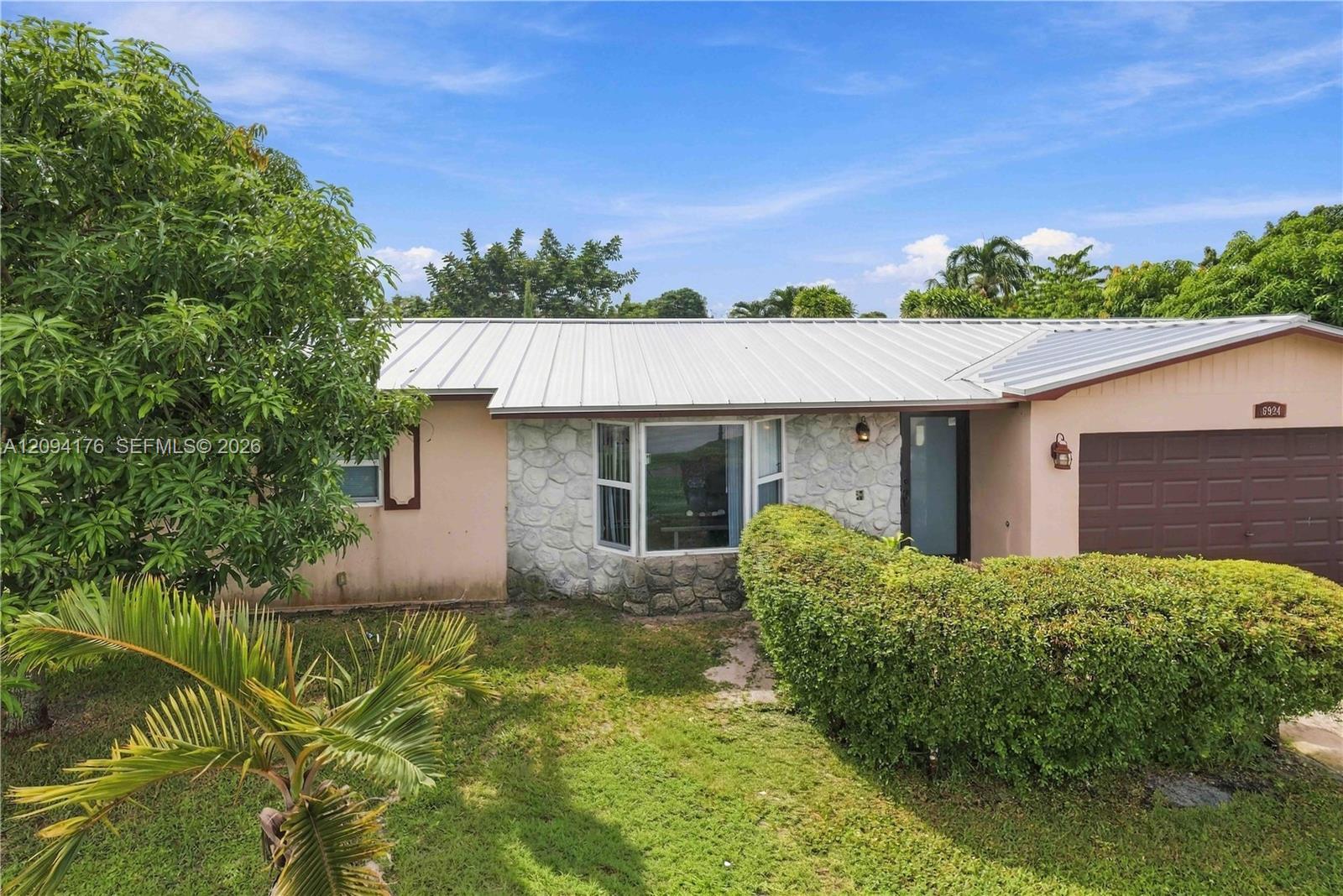 6924 NW 9th St, Margate FL 33063 photo 3
