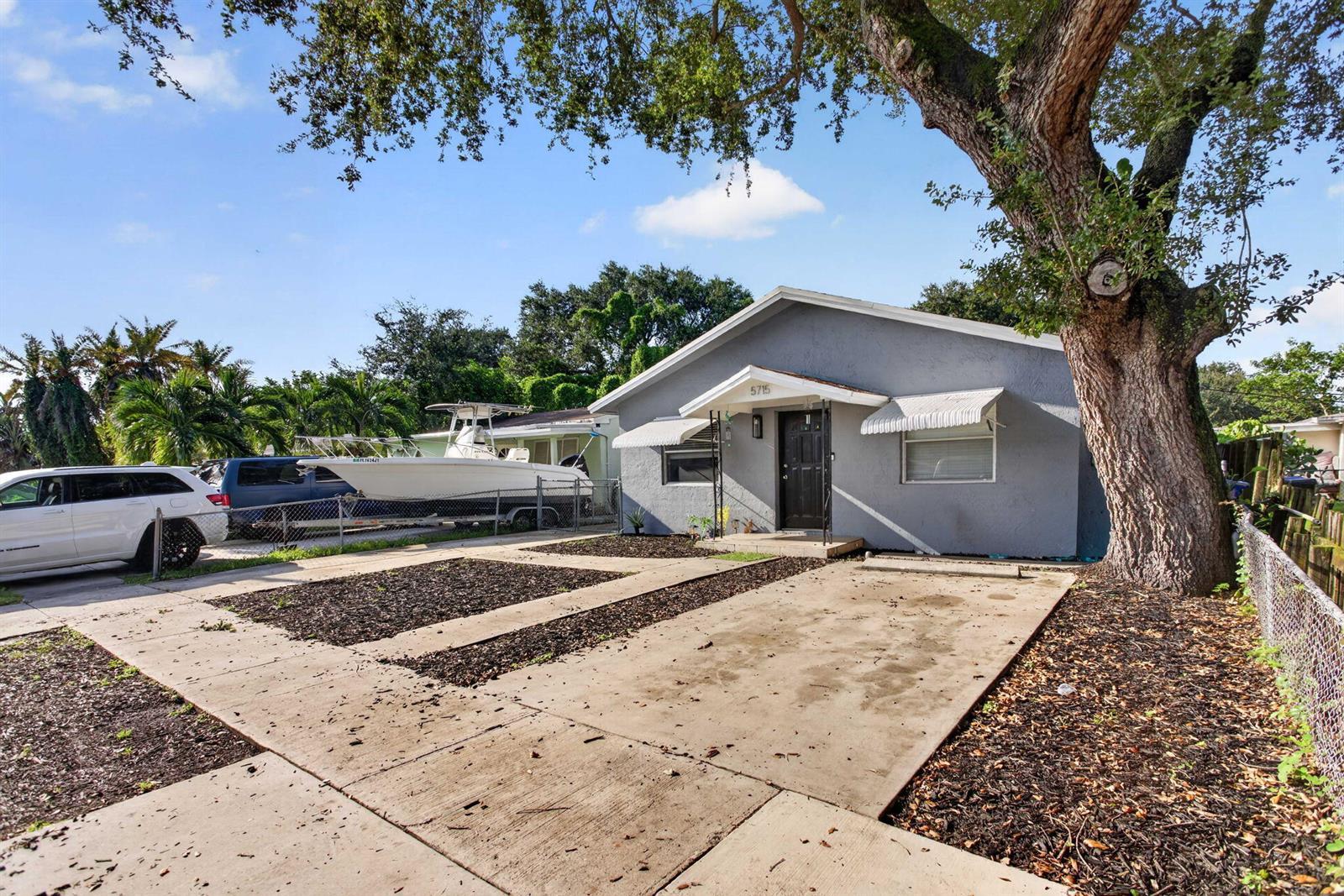 5715 GARFIELD Street, Hollywood FL 33021 photo 4