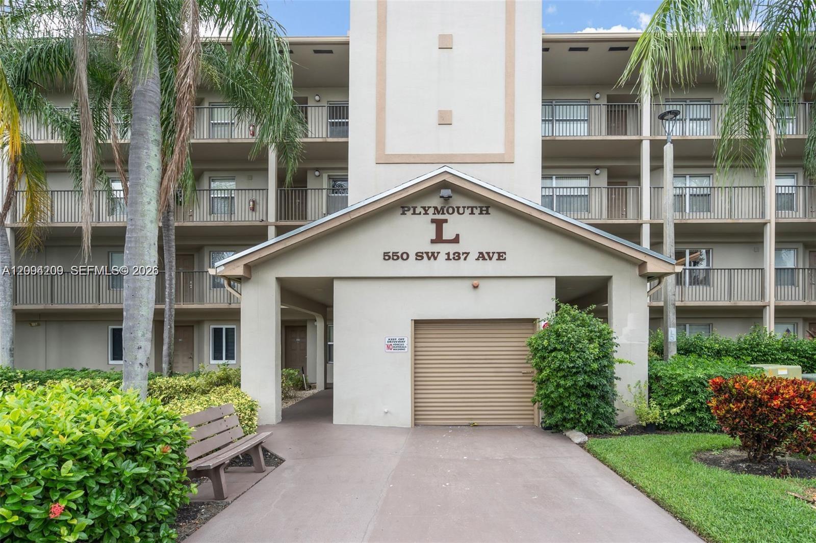 Pembroke Pines, FL 33027 photo 4