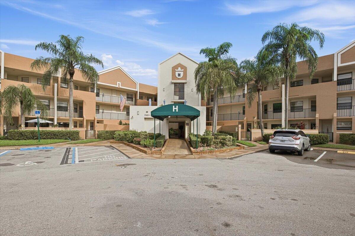 7501 Fairfax Drive, Tamarac FL 33321 photo 4
