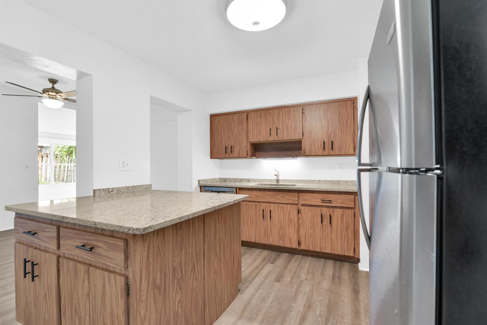 8 NE 15TH Avenue, Pompano Beach FL 33060 photo 5