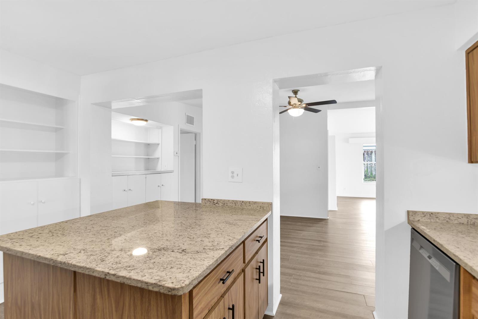 8 NE 15TH Avenue, Pompano Beach FL 33060 photo 4