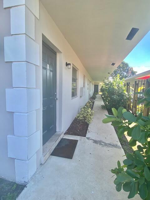 220 SW 8TH Street # 2, Fort Lauderdale FL 33315 photo 2
