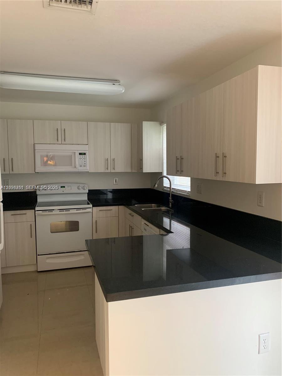 17042 NW 22nd St # 17042, Pembroke Pines FL 33028 photo 2