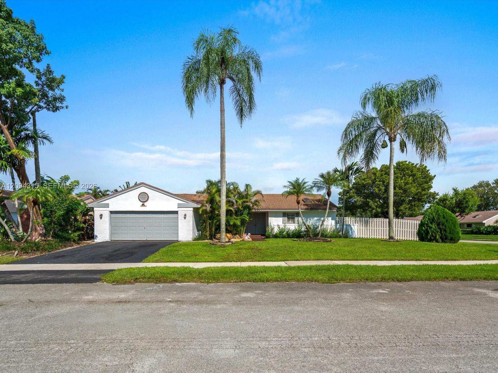 1061 Cedar Creek Way, Davie FL 33325 photo 2