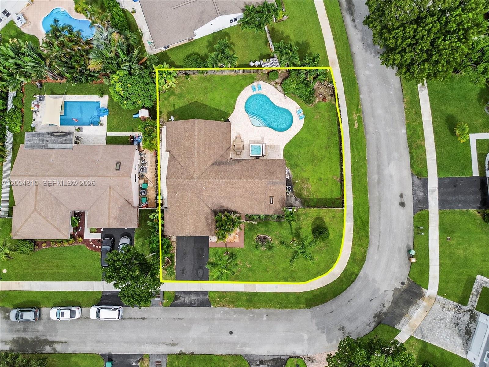 1061 Cedar Creek Way, Davie FL 33325 photo 3