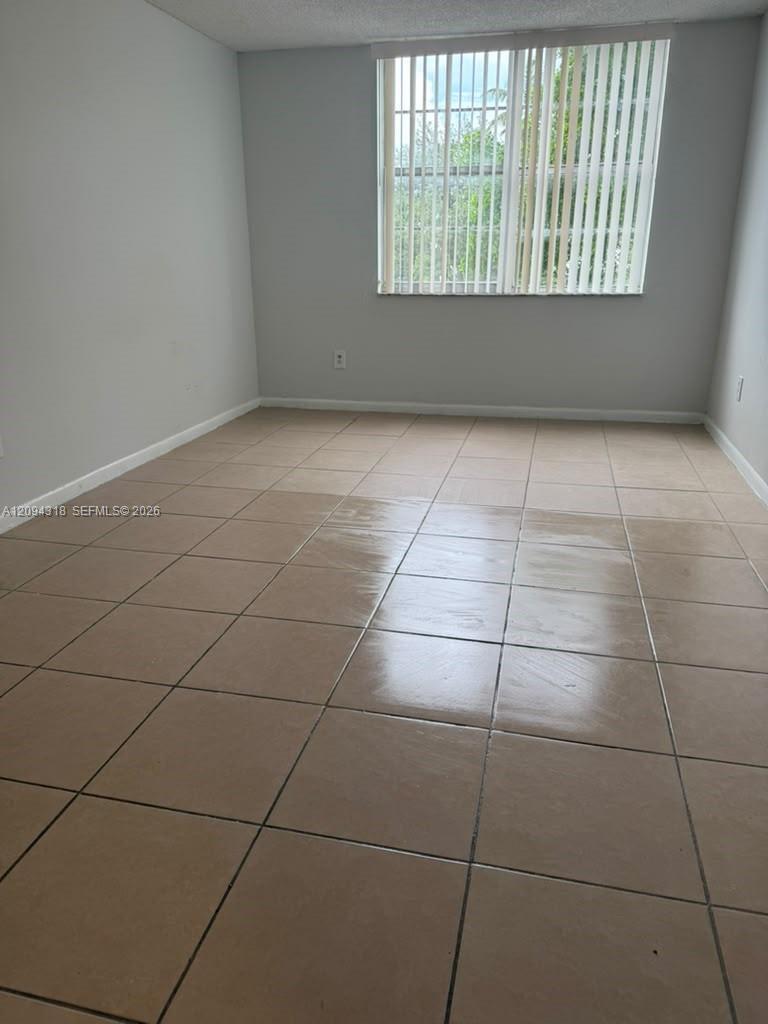 484 NW 165th St Rd # 311, Miami FL 33169 photo 2