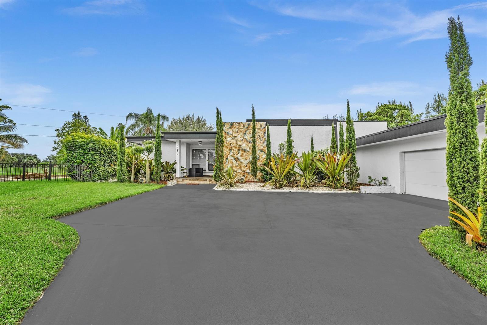 3210 Medinah Circle E, Lake Worth FL 33467