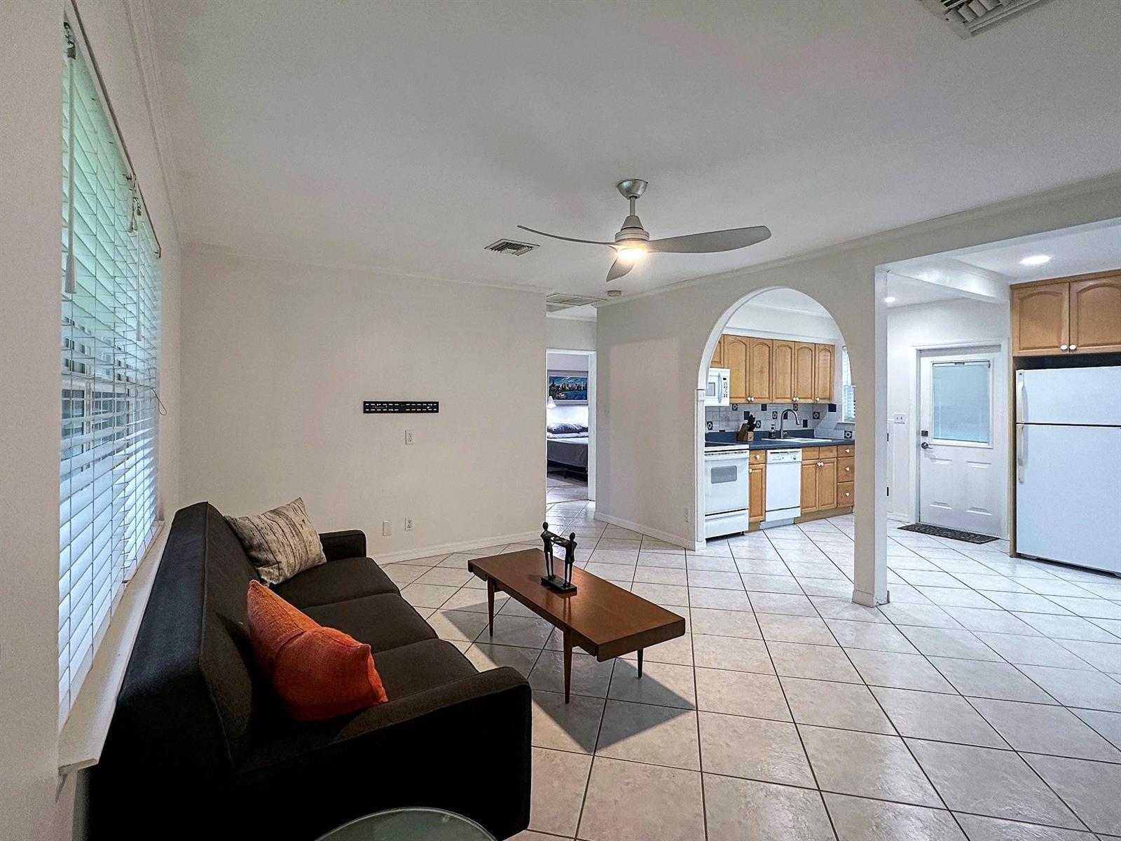 1613 NW 4TH Avenue, Fort Lauderdale FL 33311 photo 2