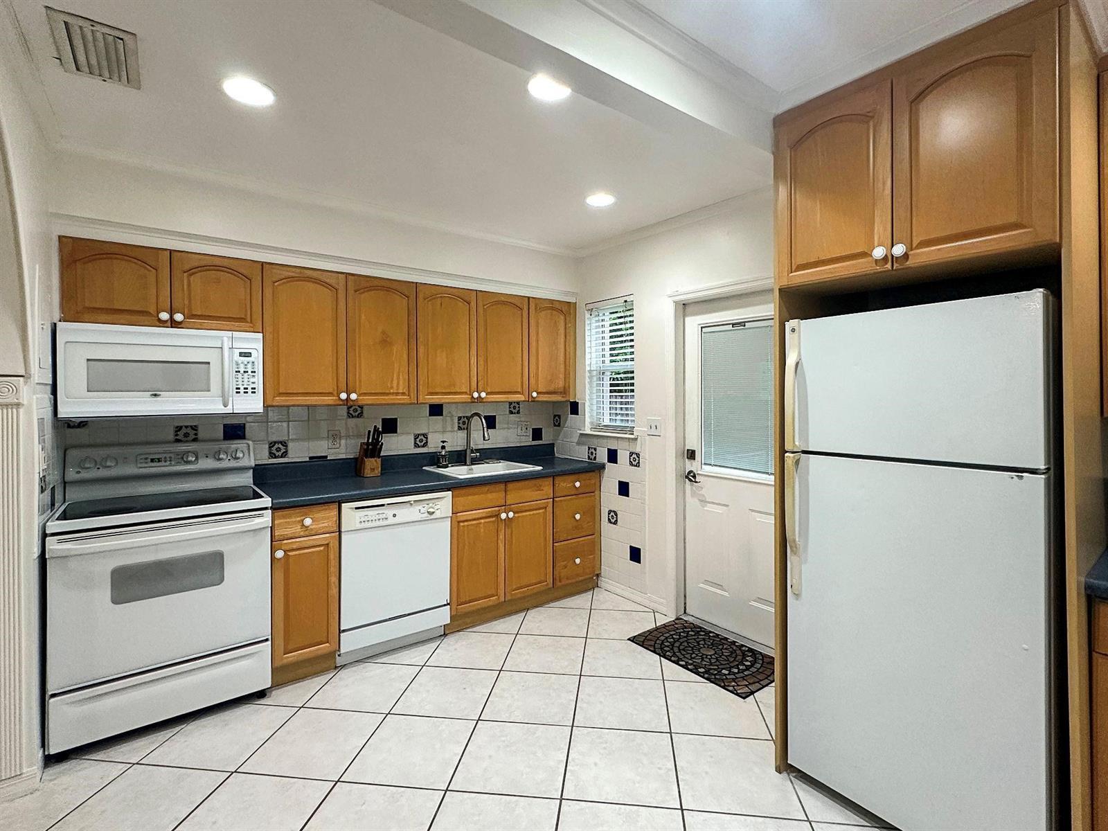 1613 NW 4TH Avenue, Fort Lauderdale FL 33311 photo 3