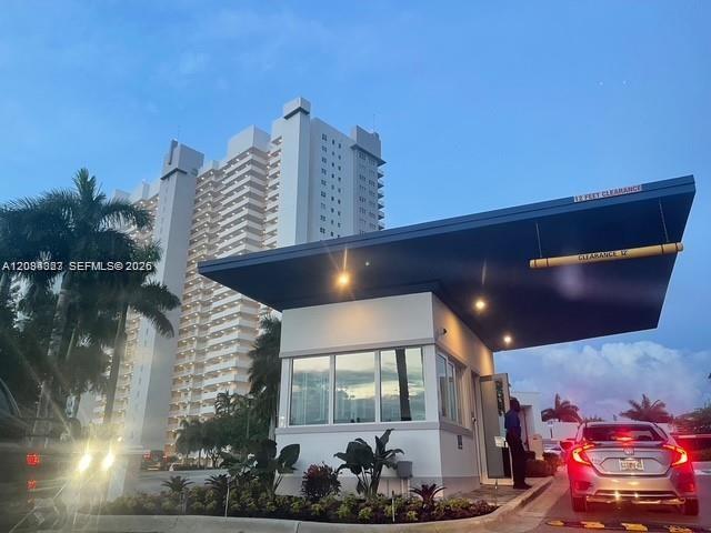 15051 Royal Oaks Ln # 701, North Miami FL 33181 photo 4
