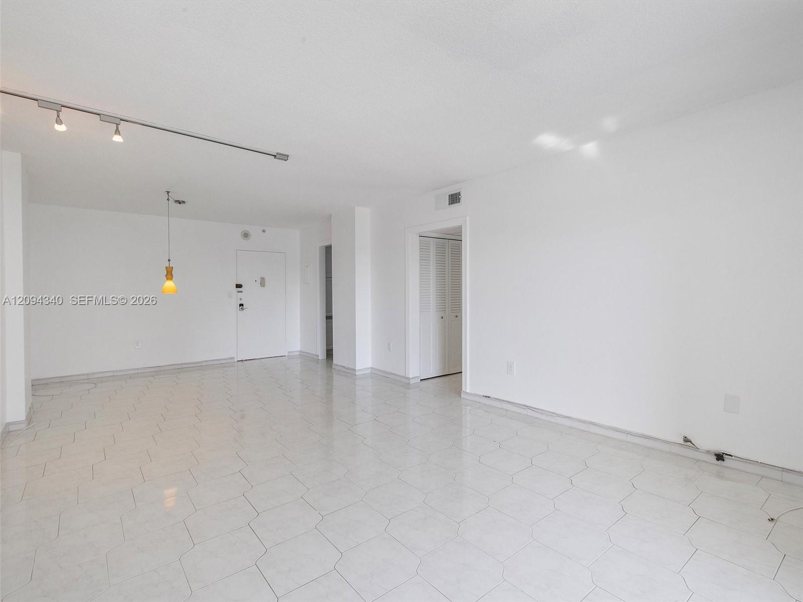 400 Kings Point Dr # 523, Sunny Isles Beach FL 33160 photo 3