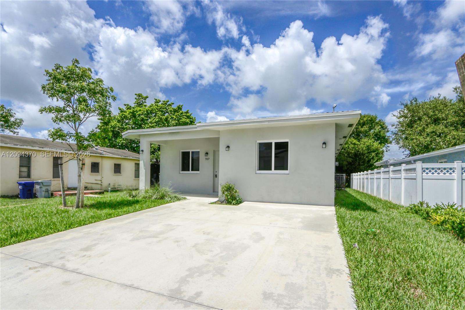707 NW 2nd Ter, Pompano Beach FL 33060 photo 3