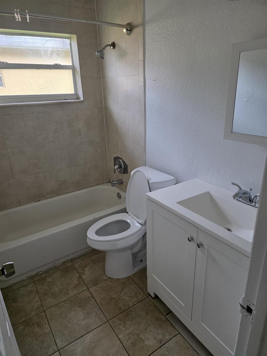 3941 NW 30TH Terrace NW # 2, Lauderdale Lakes FL 33309 photo 3