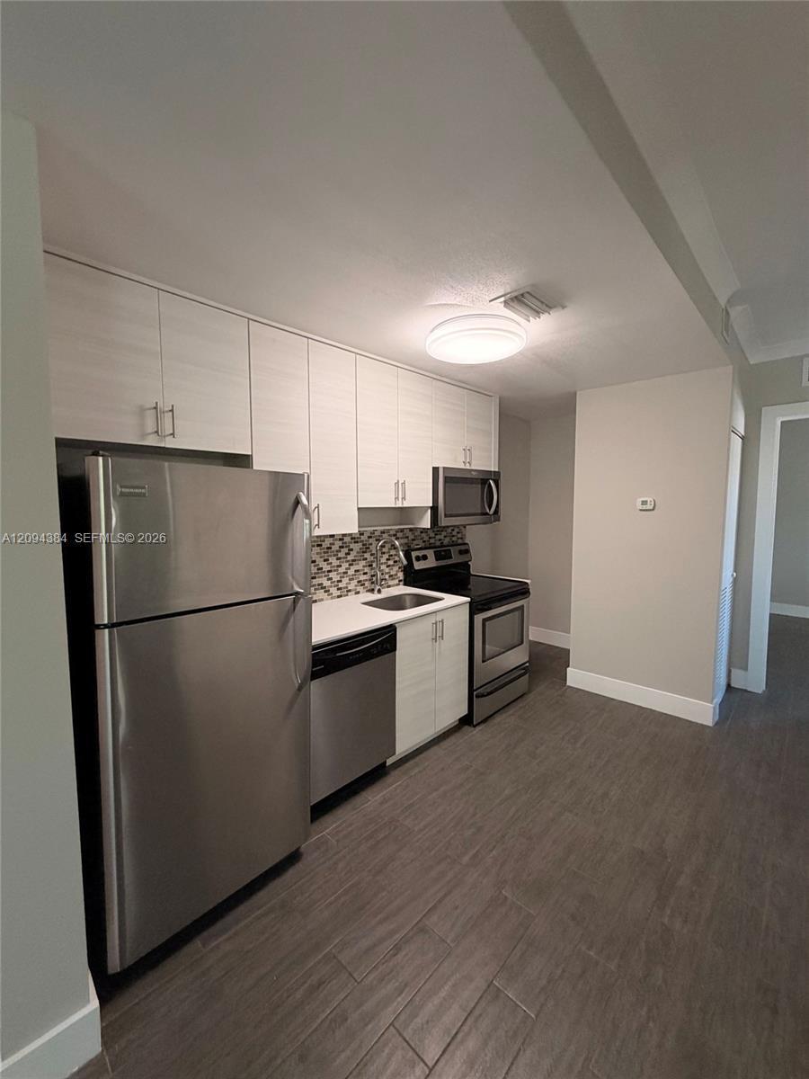 115 Menores Ave # 8, Coral Gables FL 33134 photo 3