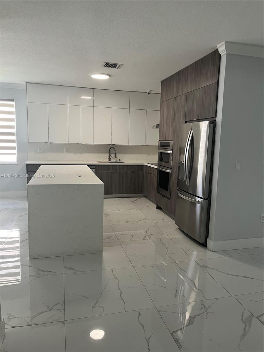 11202 NW 73rd Ter, Doral FL 33178 photo 5