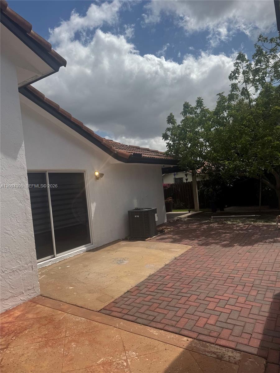 811 NW 133rd Ct, Miami FL 33182 photo 3