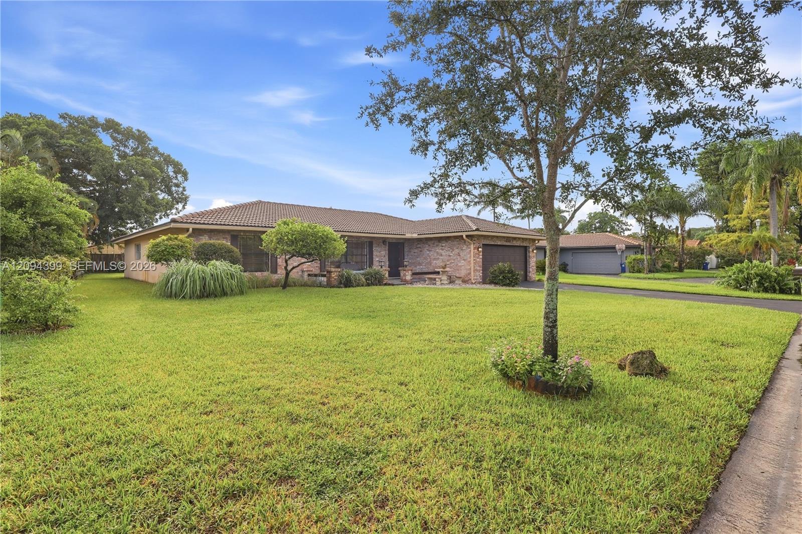 653 NW 100 Ln, Coral Springs FL 33071 photo 2