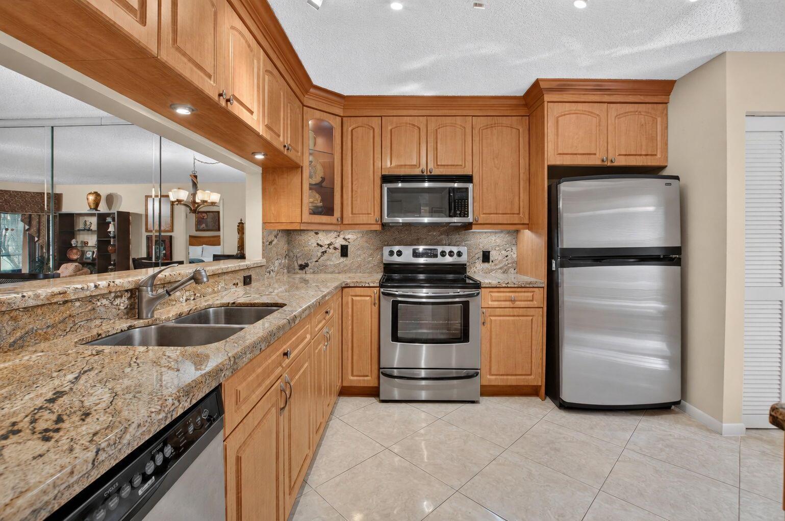 16769 OAK HILL Trail # 713, Delray Beach FL 33484 photo 2