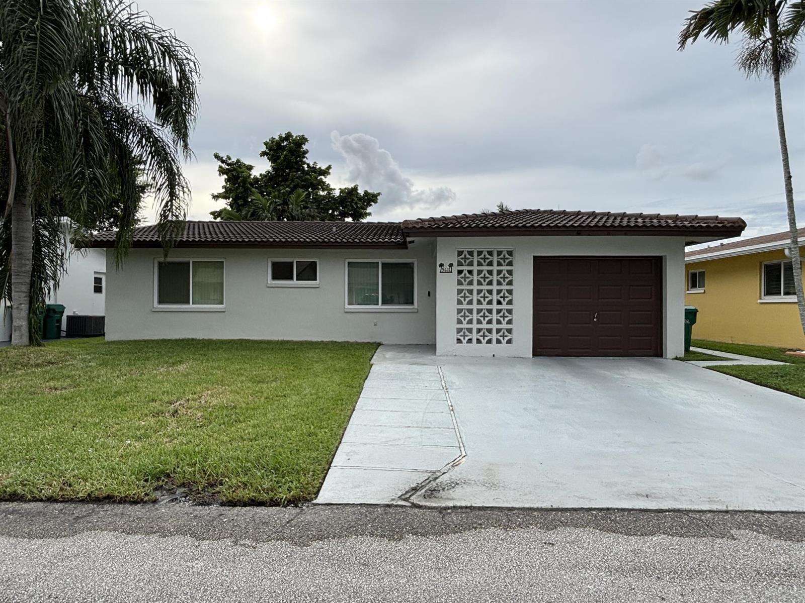 5611 NW 49TH Terrace, Tamarac FL 33319 photo 2