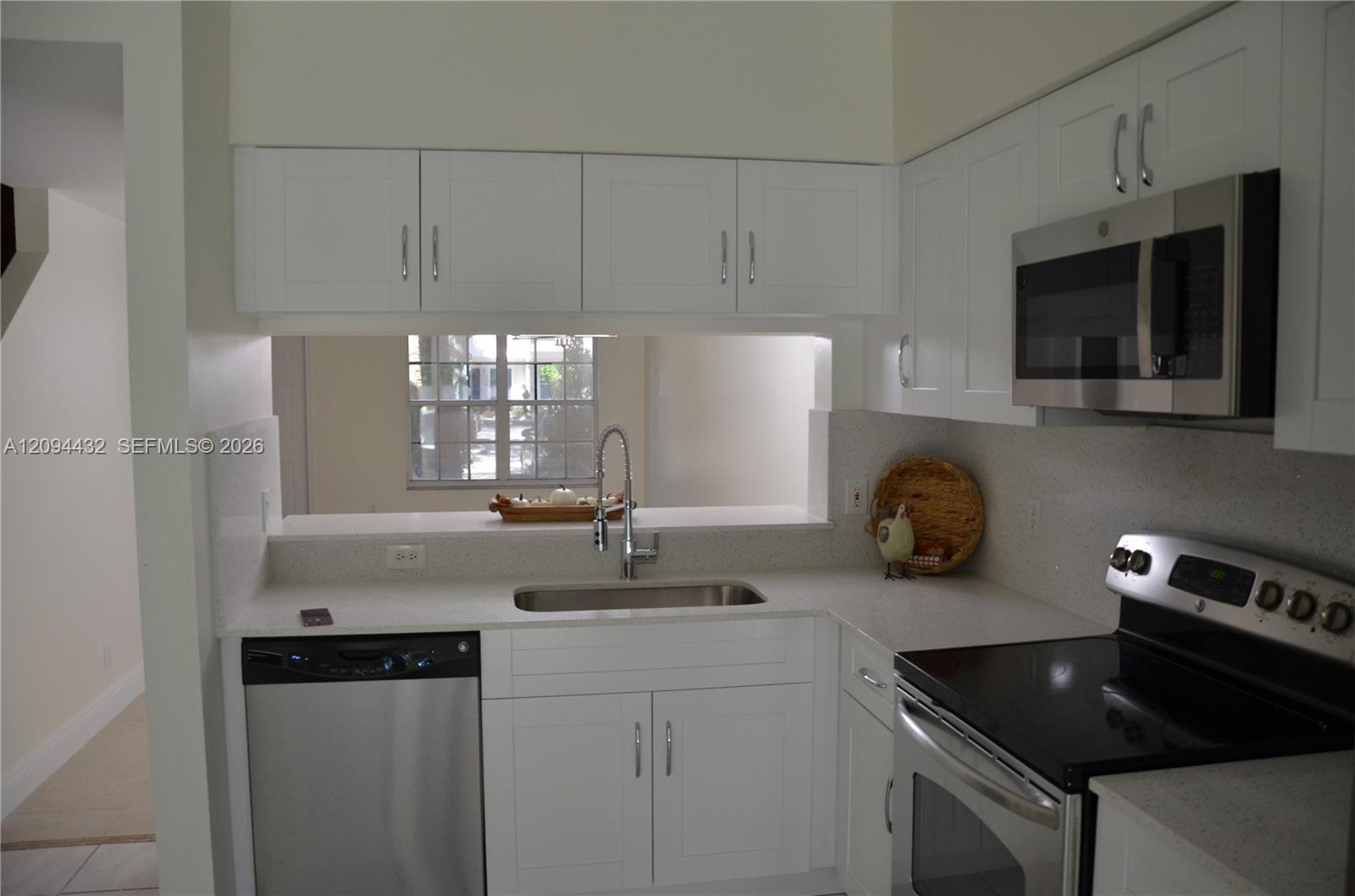 130 SW 96th Ave # 2, Plantation FL 33324 photo 3