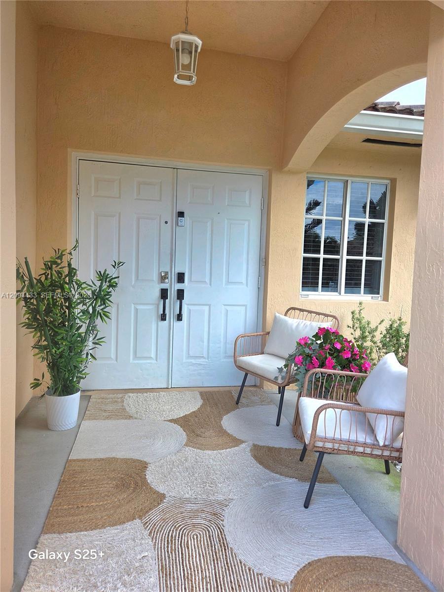 21524 SW 89th Path, Cutler Bay FL 33189 photo 2