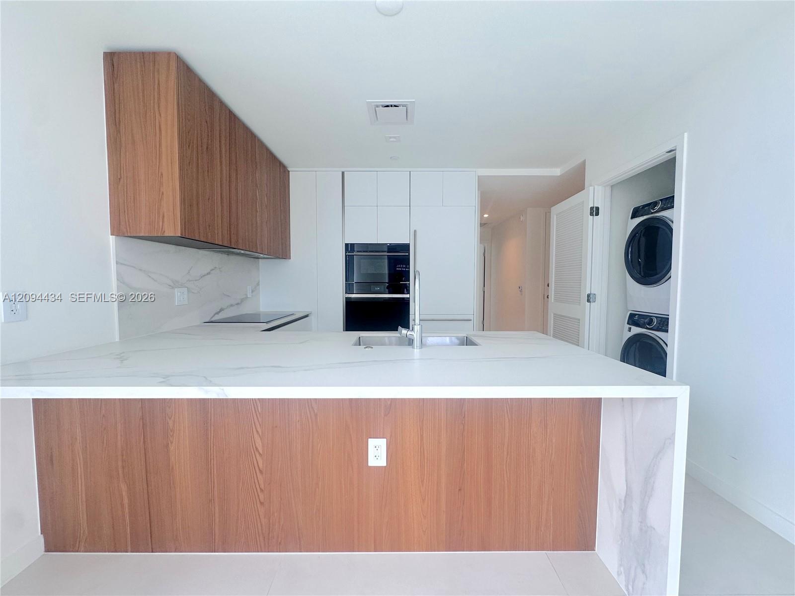 1400 Biscayne Blvd # 402, Miami FL 33132 photo 2