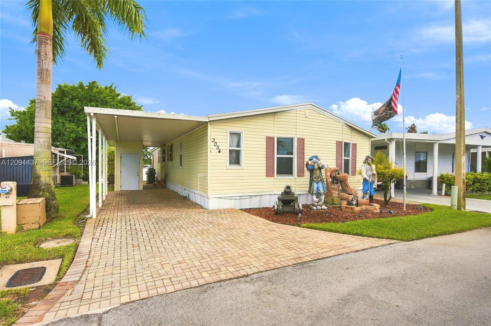 3054 Lakeshore Dr, Dania Beach FL 33312 photo 2