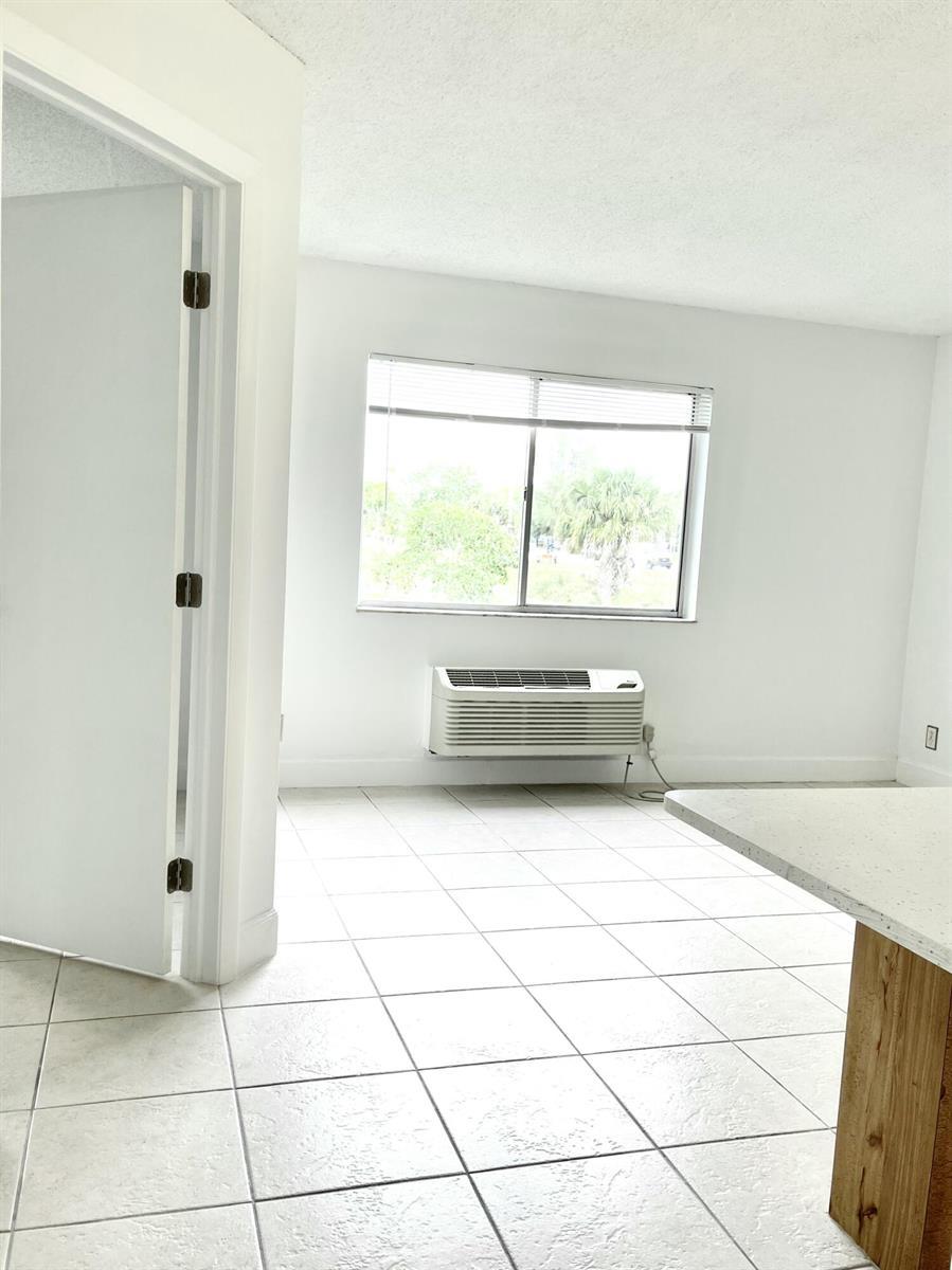 3822 N University Drive, Coral Springs FL 33065 photo 2