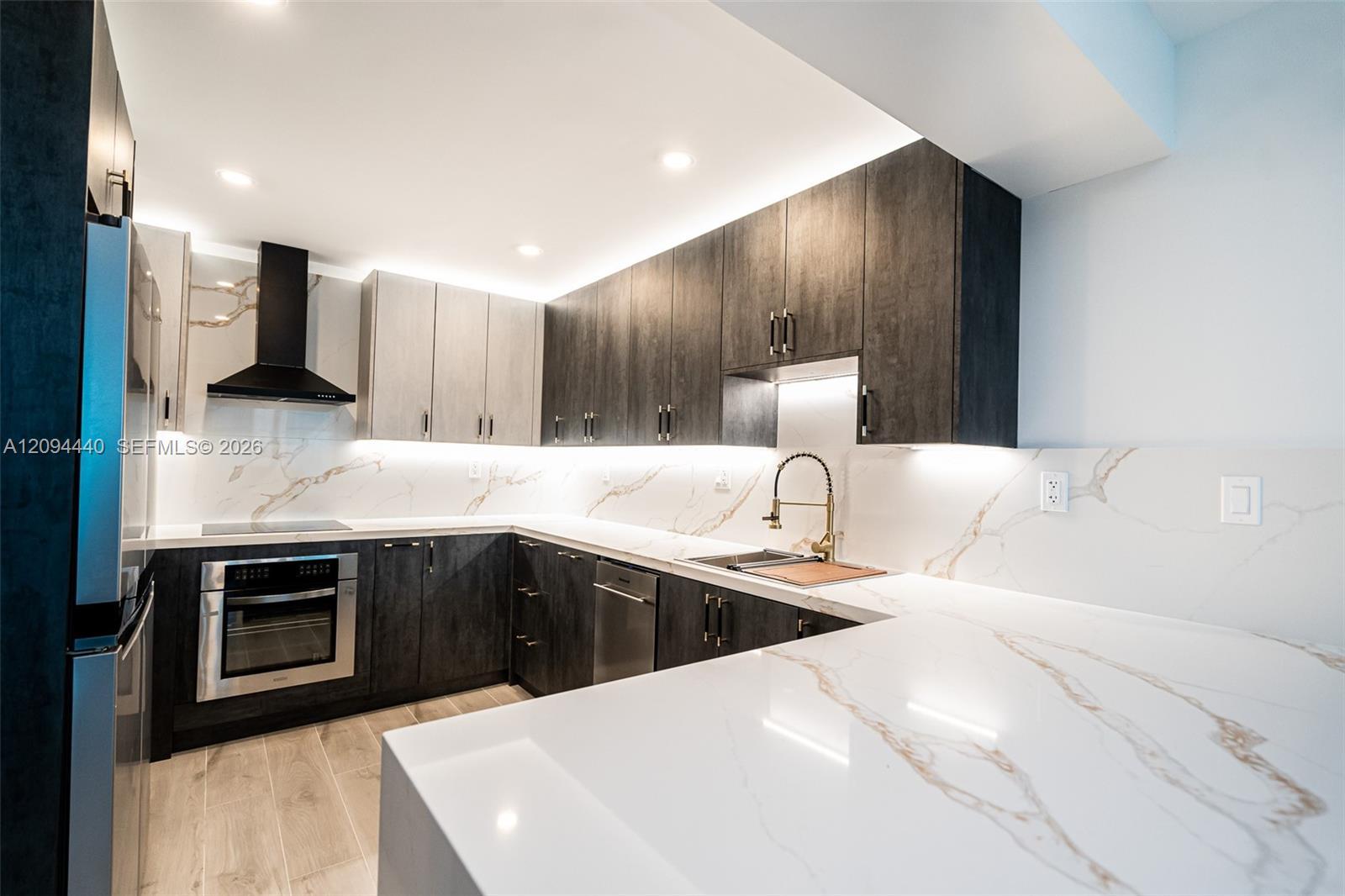 18081 Biscayne Blvd # 503, Aventura FL 33160 photo 2