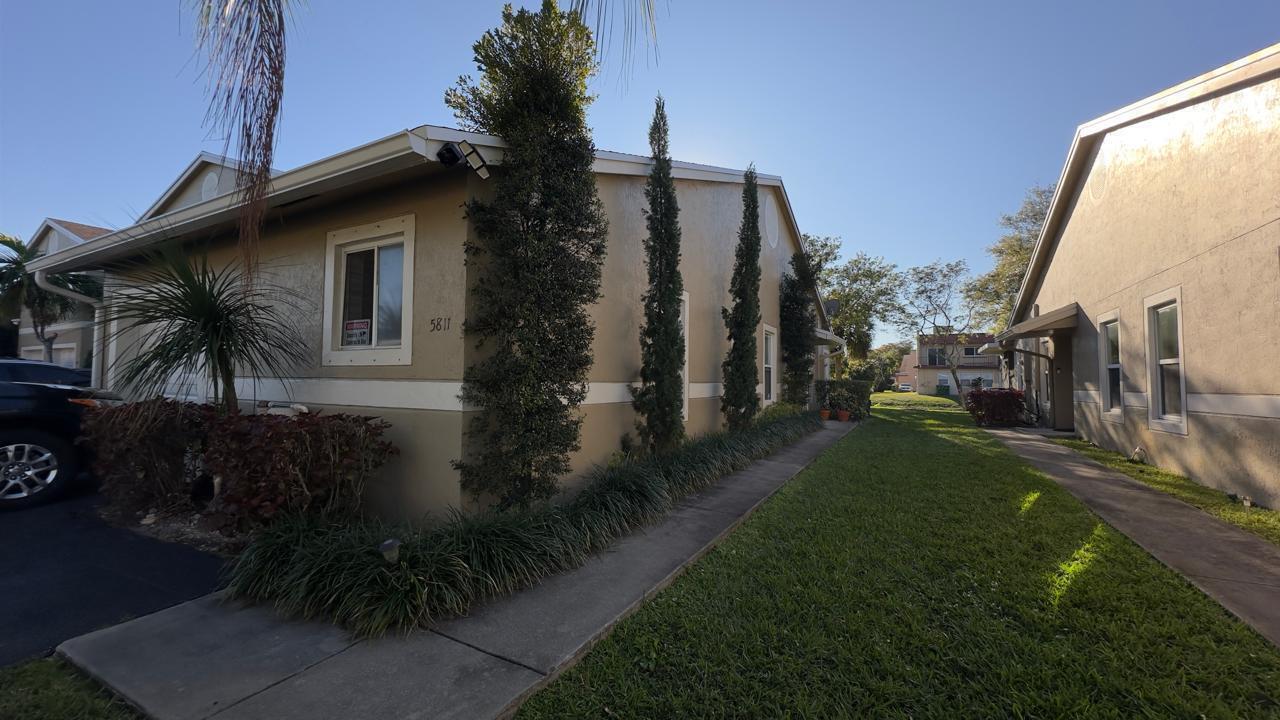 5811 NW 57th Avenue, Tamarac FL 33319 photo 2
