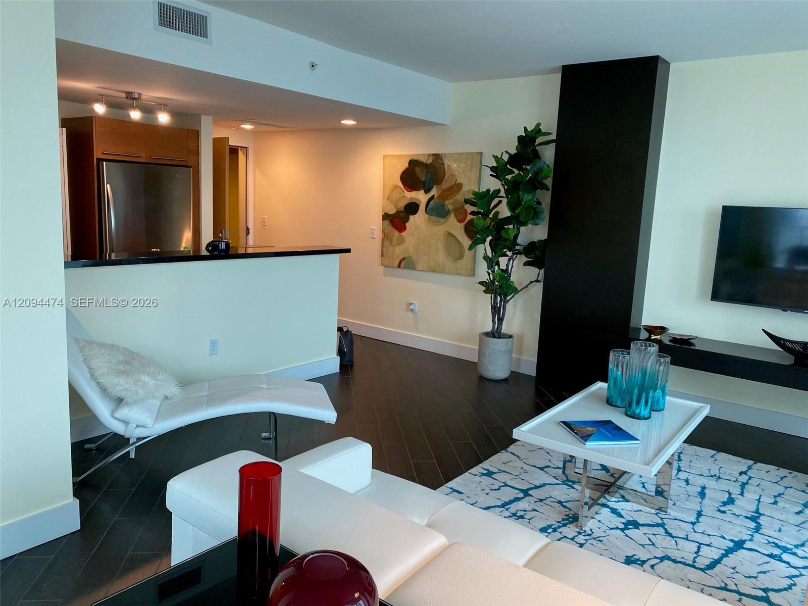 253 NE 2nd St # 3408, Miami FL 33132 photo 4