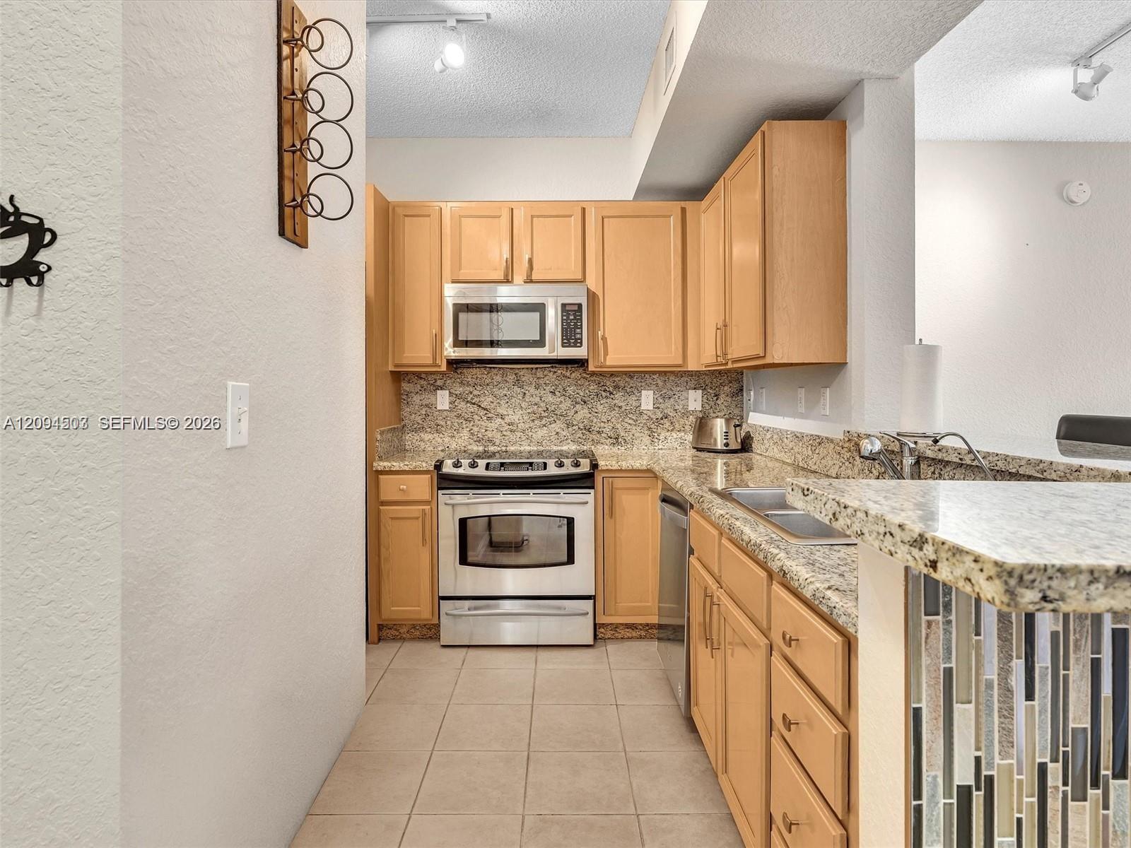 6001 SW 70th St # 313, South Miami FL 33143 photo 3