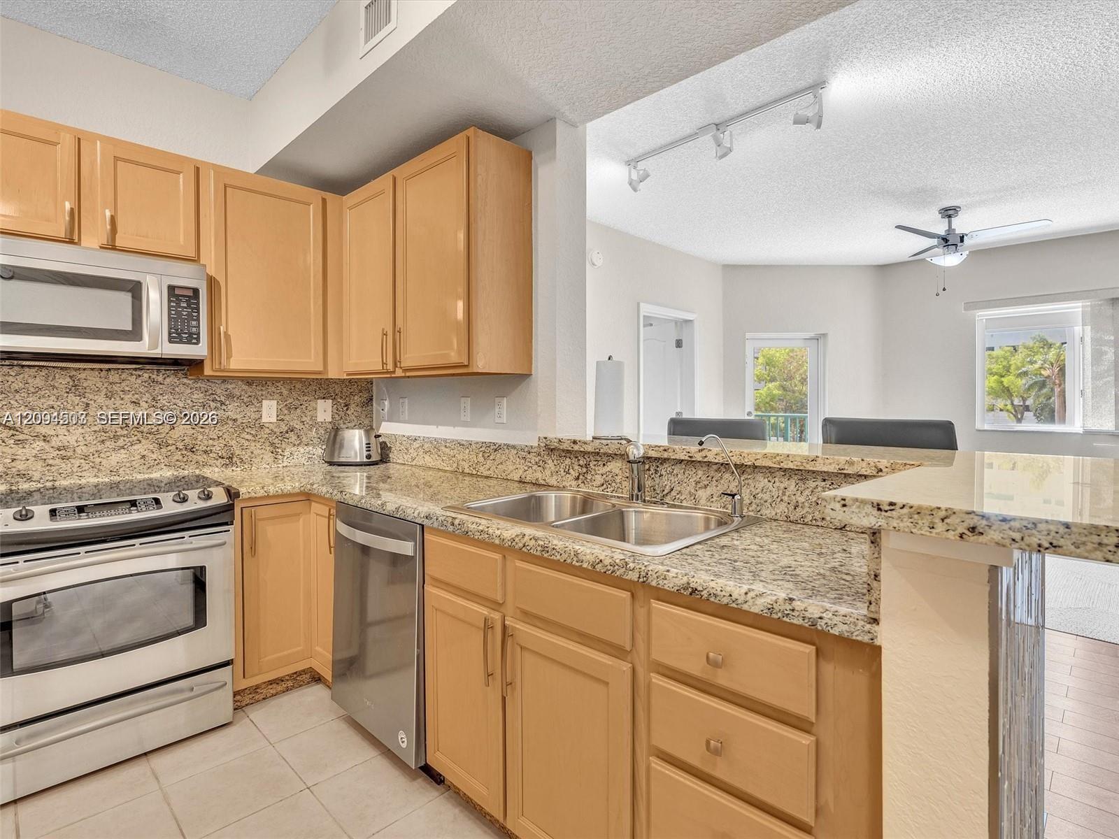 6001 SW 70th St # 313, South Miami FL 33143 photo 4