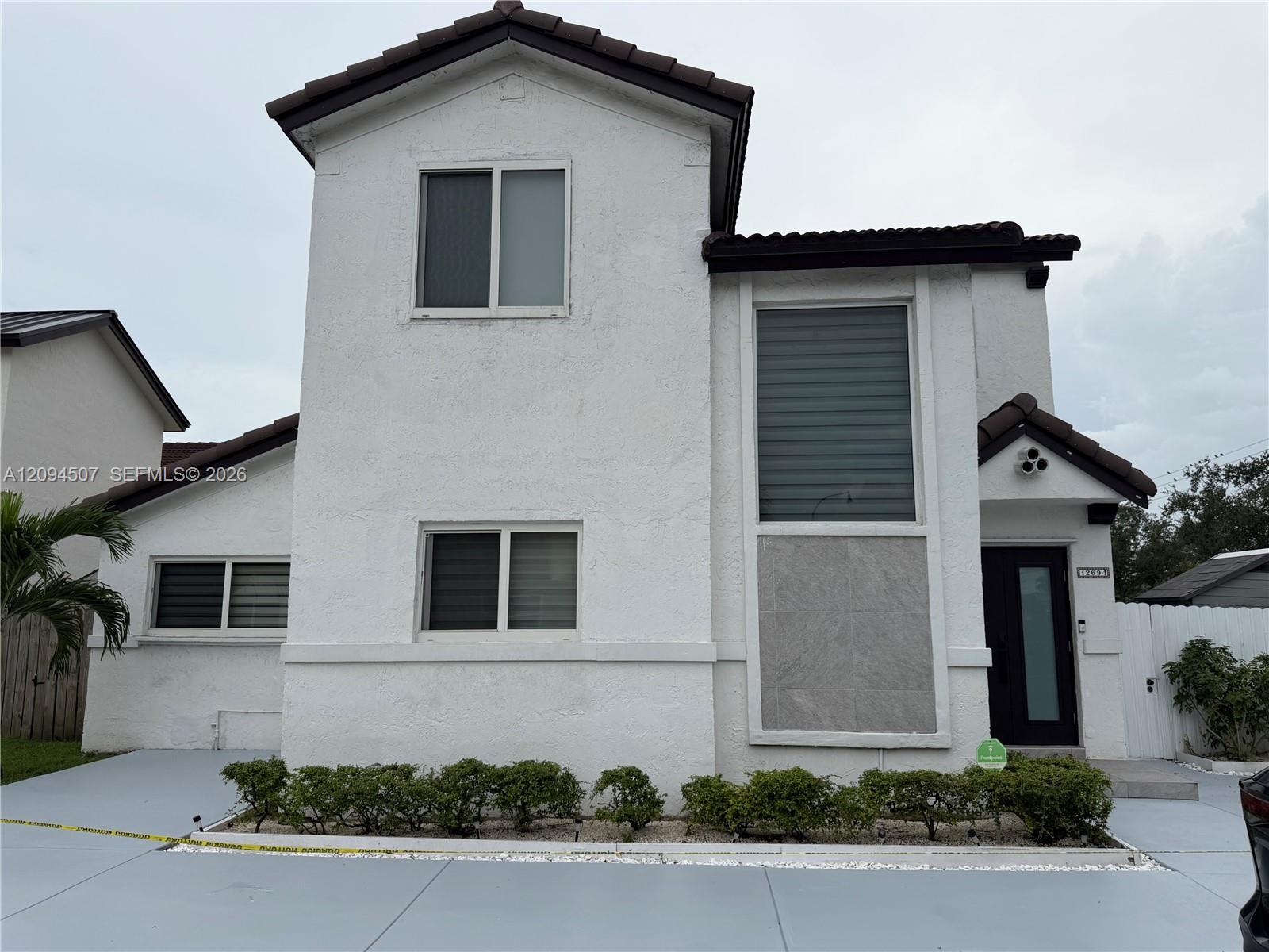12694 NW 8th Trl, Miami FL 33182